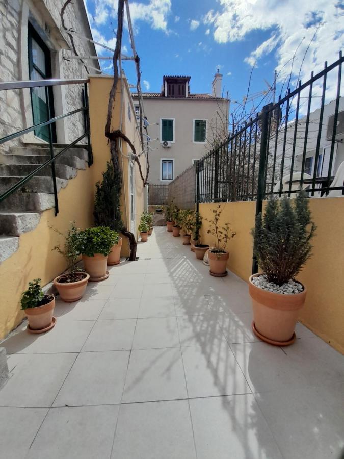 스플리트 Luxury Mansarda Duplex - City Centre - Stone House 아파트 외부 사진