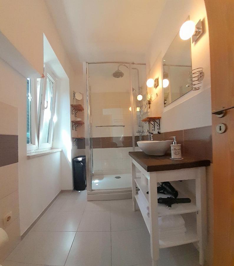 스플리트 Luxury Mansarda Duplex - City Centre - Stone House 아파트 외부 사진