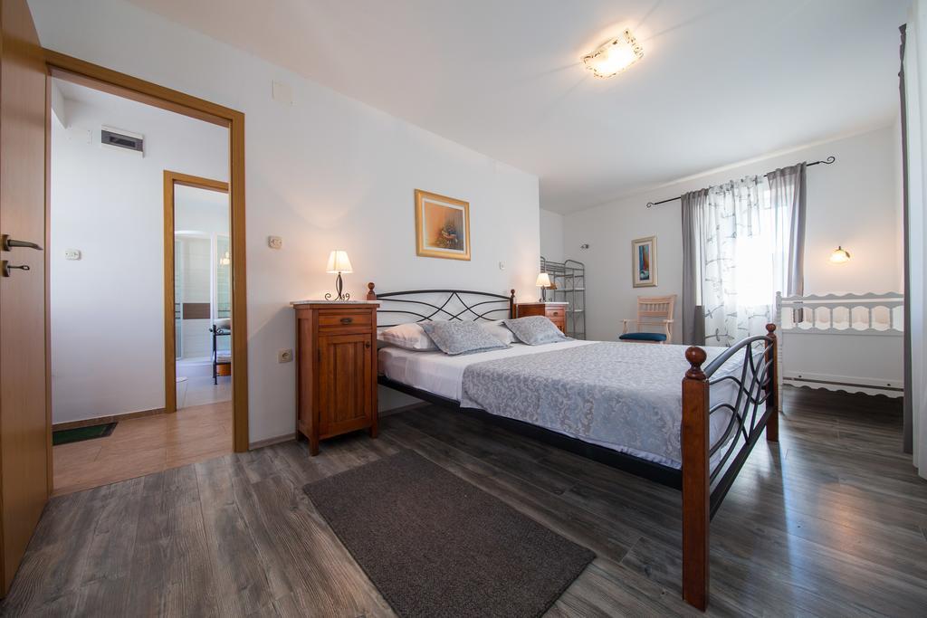 스플리트 Luxury Mansarda Duplex - City Centre - Stone House 아파트 외부 사진